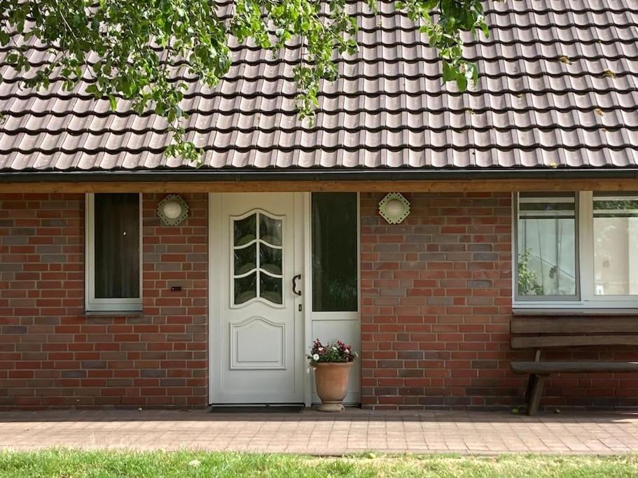 Helle Wohnung Mit Wintergarten - Nahe Ruhrgebiet Und Freizeitpark Movie Park Ботроп Екстериор снимка